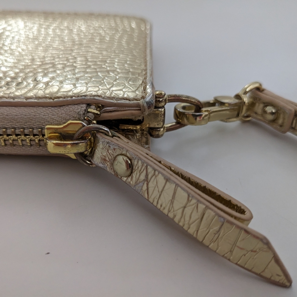 Lilly Pulitzer Gold Wristlet Wallet - BEAUTIFUL! - Picture 8 of 16
